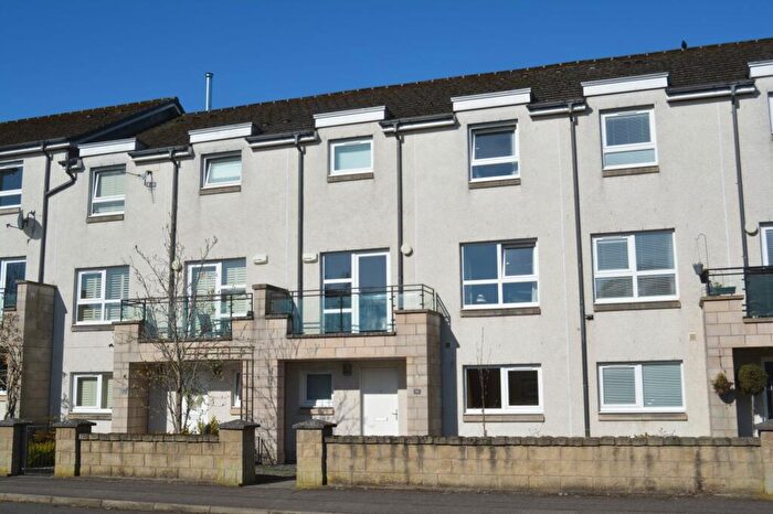 4 Bedroom Town House For Sale In Tak Me Doon Road, Larbert, FK5