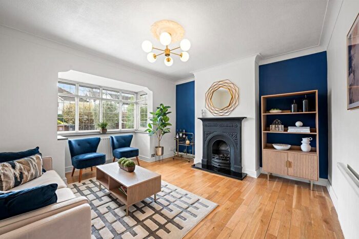 3 Bedroom Semi Detached House For Sale In Chinbrook Road, London, SE12