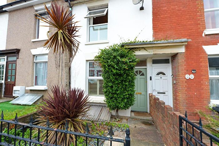 2 Bedroom Terraced House For Sale In Kingsley Road, Maidstone, ME15
