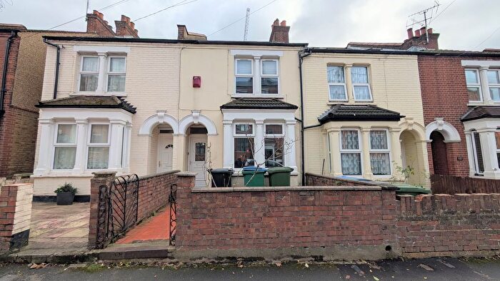 3 Bedroom Property To Rent In Whippendell Road, Watford, WD18