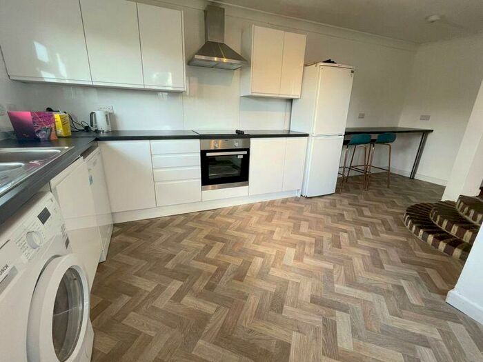 4 Bedroom Terraced House To Rent In Riley Road, Brighton, BN2