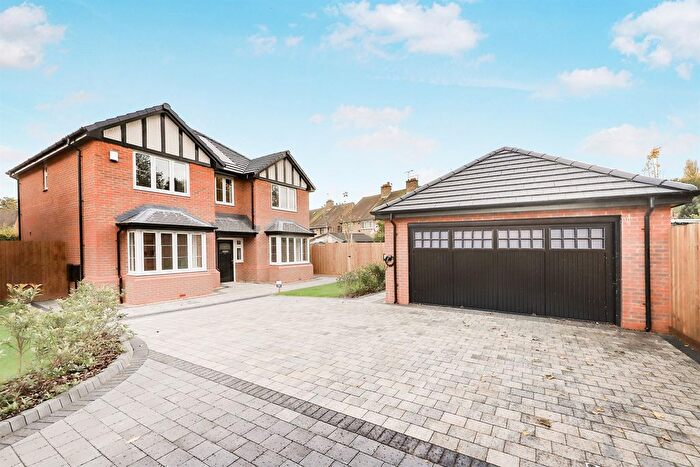 4 Bedroom Detached House For Sale In Whittington Grove, Bloxwich, Walsall, WS3