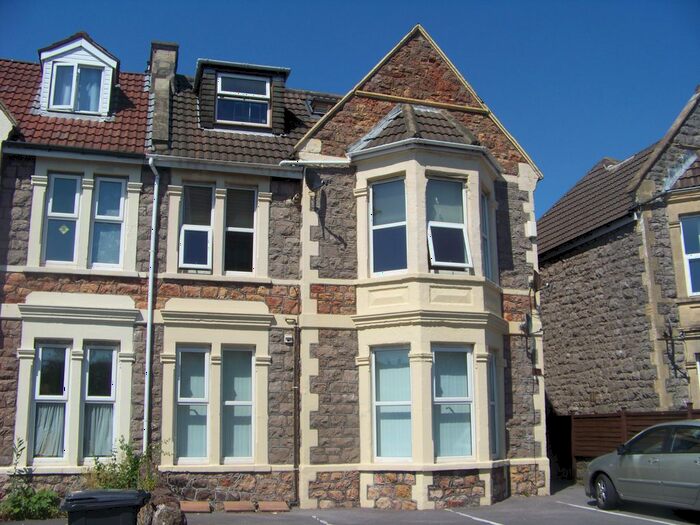 2 Bedroom Flat To Rent In Locking Road, Weston-Super-Mare, BS23