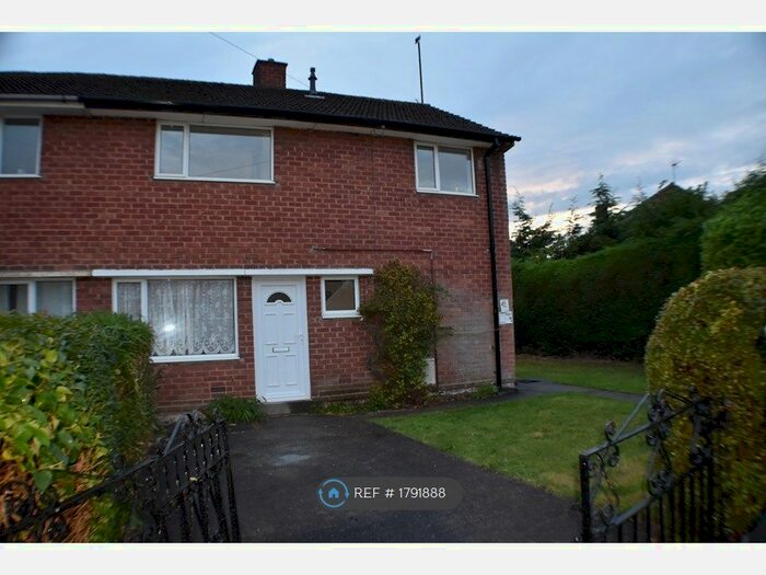 3 Bedroom Semi-Detached House To Rent In Valley Road, Shirebrook, Mansfield, NG20