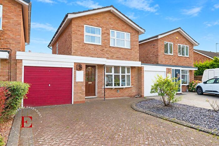 3 Bedroom Link Detached House For Sale In Meadow Road, Wolston, CV8