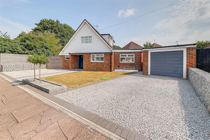 4 Bedroom Detached House For Sale In Goodwood Road, Worthing, BN13
