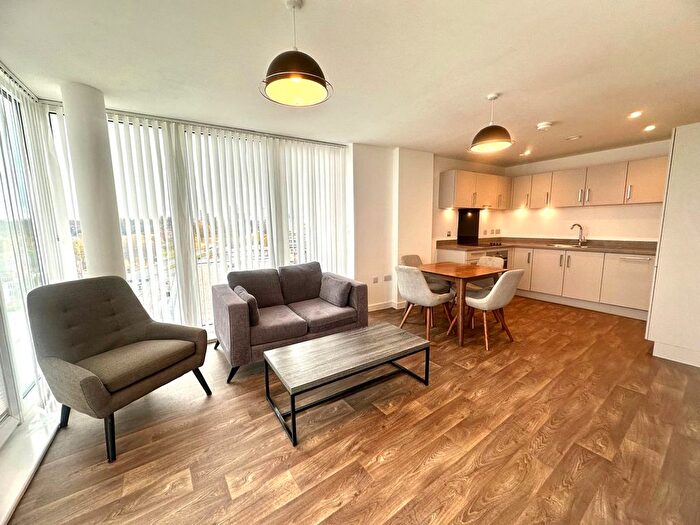 2 Bedroom Flat To Rent In Lincoln Apartments, Lexington Gardens, B15