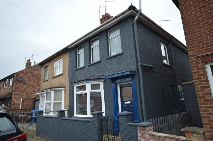 3 Bedroom House To Rent In Edmund Street, Kettering, NN16