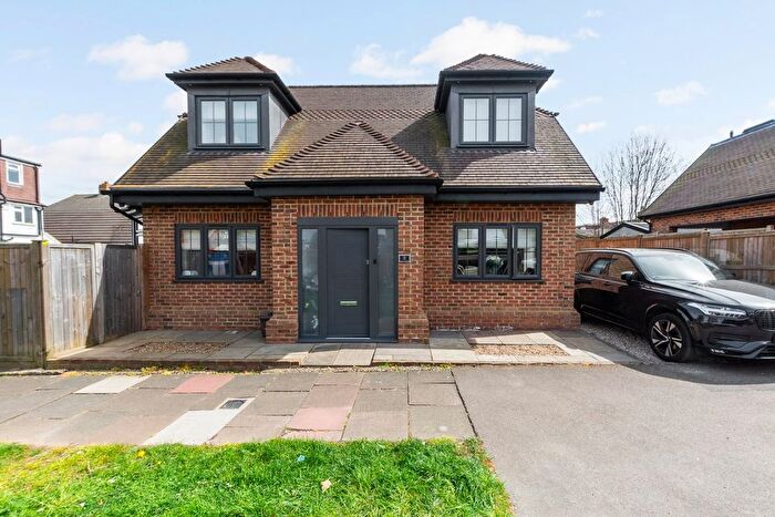 2 Bedroom Detached House For Sale In Hollies Avenue, Sidcup, DA15