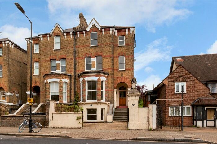 3 Bedroom Detached House To Rent In Lordship Park, London, N16