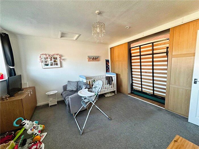 1 Bedroom Apartment For Sale In Elliot Close, Totton, Southampton, Hampshire, SO40