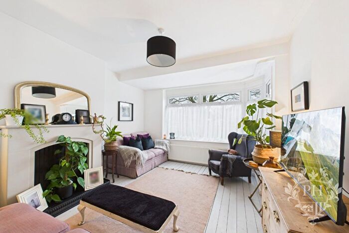 3 Bedroom Semi-Detached House For Sale In Low Lane, Middlesbrough, TS5