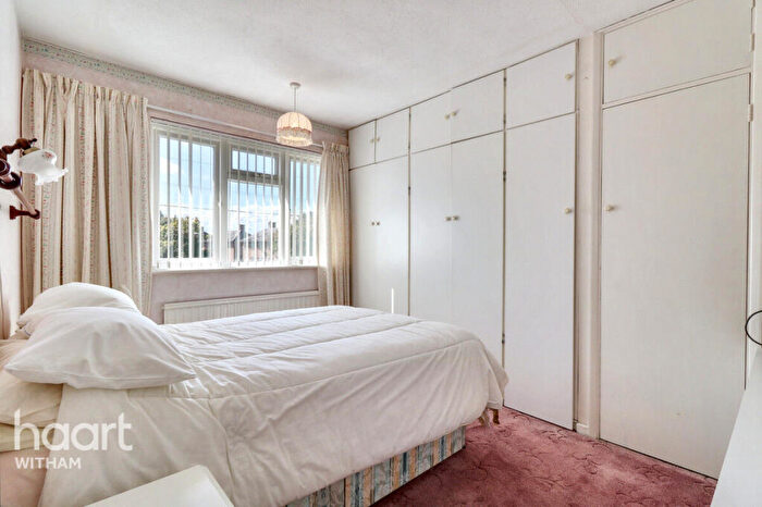 3 Bedroom Semi Detached House For Sale In Western Road, Silver End, CM8