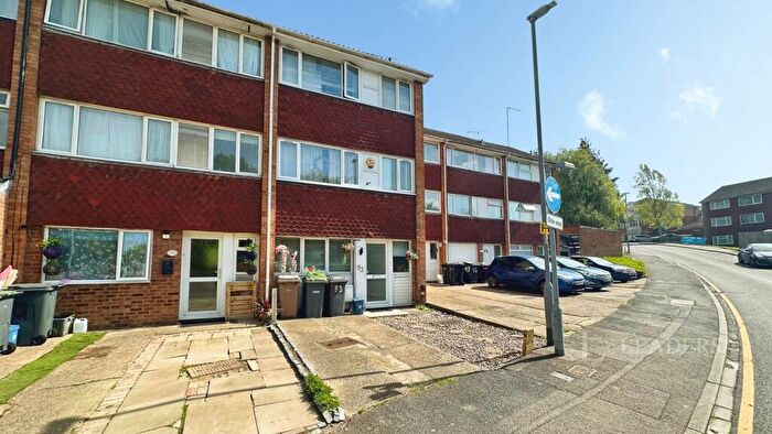 3 Bedroom Terraced House To Rent In Falconers Road, Luton, Bedfordshire, LU2