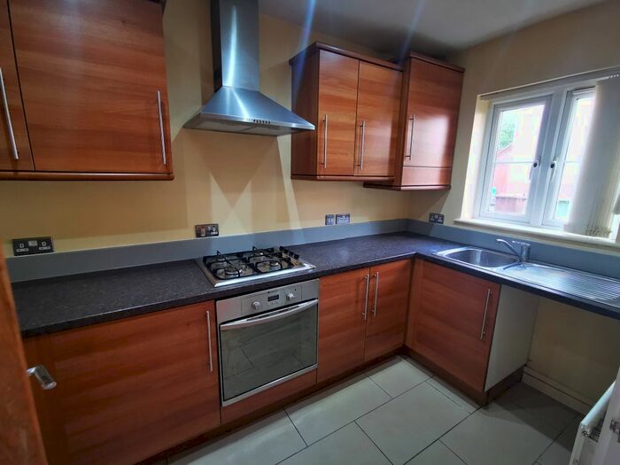 2 Bedroom End Of Terrace House To Rent In Railway Junction, Ystrad Mynach, CF82