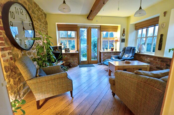 3 Bedroom Semi-Detached House For Sale In Mill Lane, Burgh-On-Bain, LN8