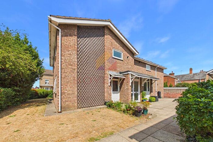 2 Bedroom Maisonette For Sale In Ravenswood, New Town Road, Colchrester, CO1