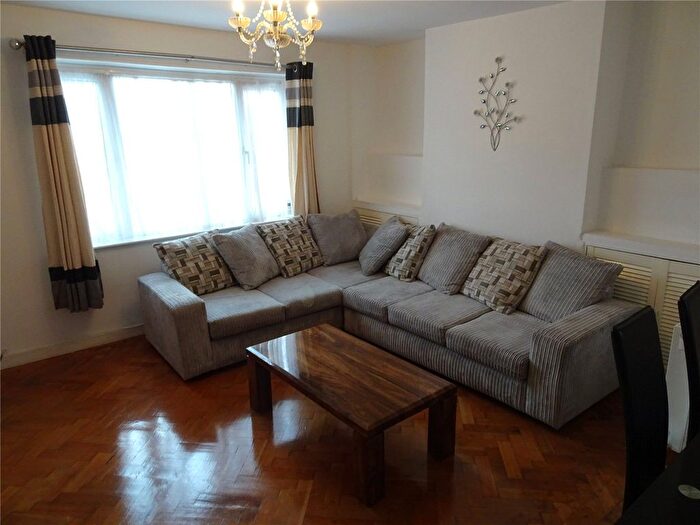 2 Bedroom Semi-Detached House To Rent In Birchway, Hayes, Middlesex, UB3