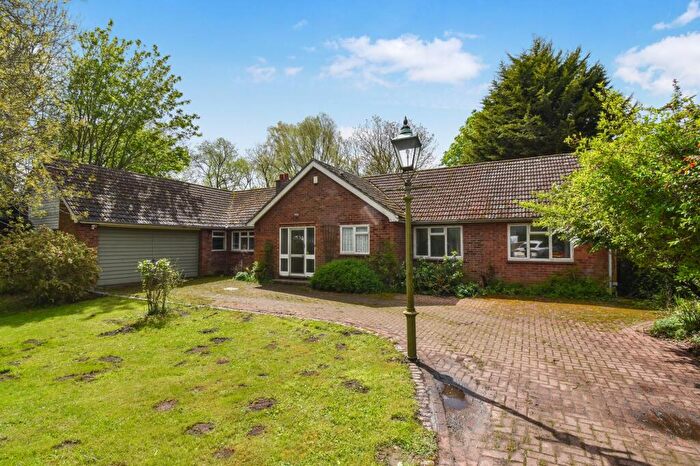 4 Bedroom Detached Bungalow For Sale In Cambridge Road, Fenstanton, PE28