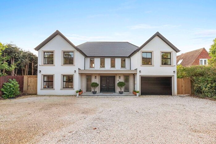 5 Bedroom Detached House For Sale In Spurlands End Road, Great Kingshill, HP15