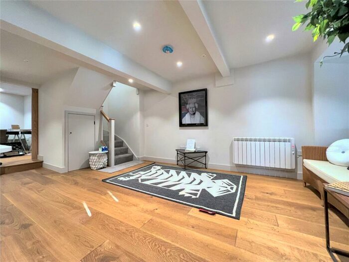1 Bedroom Terraced House To Rent In London Road, Cirencester, GL7