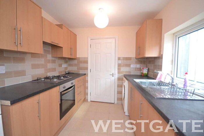 4 Bedroom Terraced House To Rent In Wykeham Road, University Area, RG6