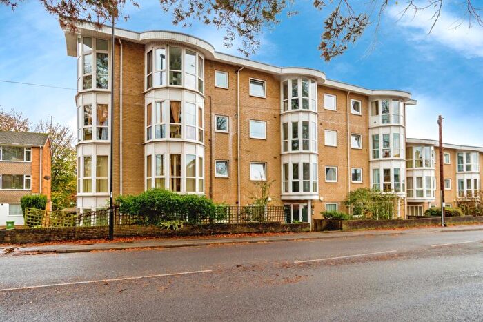 2 Bedroom Flat For Sale In Winchester Road, Southampton, Hampshire, SO16