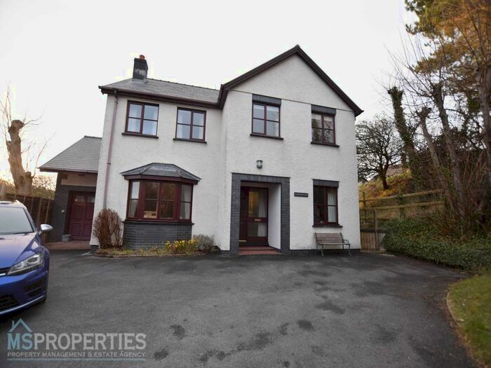 4 Bedroom Property To Rent In Llwyncelyn, Llanfarian, Aberystwyth SY23