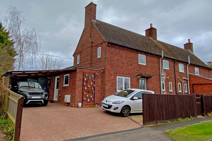 3 Bedroom Semi-Detached House For Sale In Park View, Crowmarsh Gifford, Wallingford, OX10