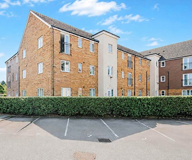 2 Bedroom Apartment For Sale In Lawford Bridge Close, Rugby, CV21