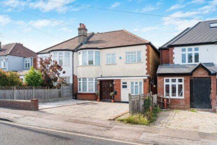 5 Bedroom Semi-Detached House For Sale In Hadley Road, Enfield, EN2