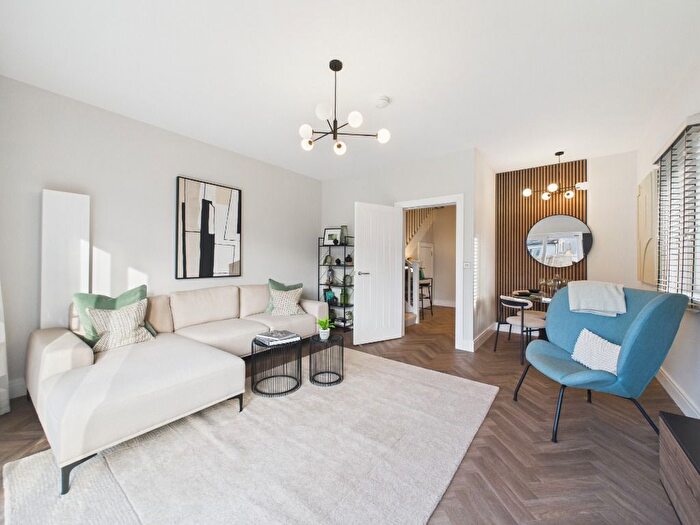 4 Bedroom Semi-Detached House For Sale In The Dunlin, East Kilbride, South Lanarkshire, G75