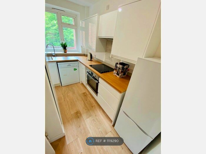 2 Bedroom Flat To Rent In Neckinger Estate, London, SE16