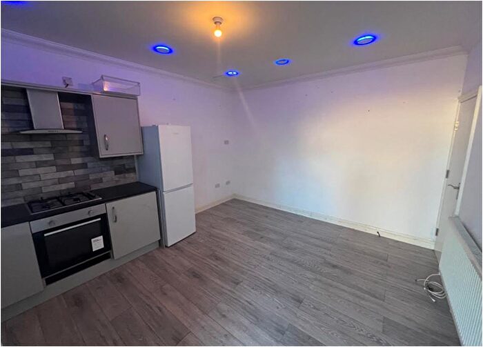 2 Bedroom Terraced House To Rent In Mount Street, Huddersfield, HD1