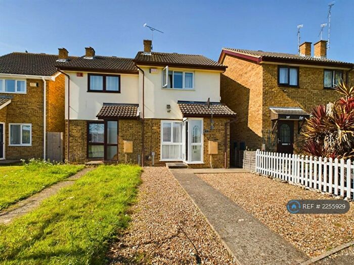 2 Bedroom Semi-Detached House To Rent In Foxgrove, Milton Regis, Sittingbourne, ME10