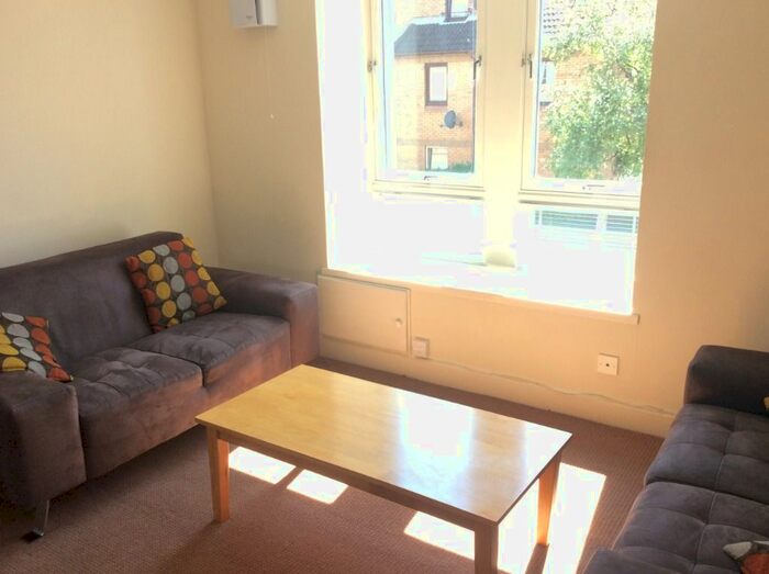 2 Bedroom Flat To Rent In Benvie Road, West End, Dundee, DD2