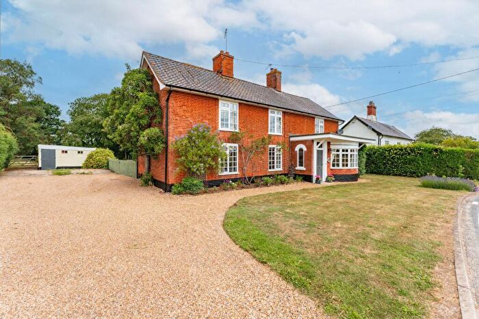 6 Bedroom Character Property For Sale In Harleston Road, Weybread, IP21
