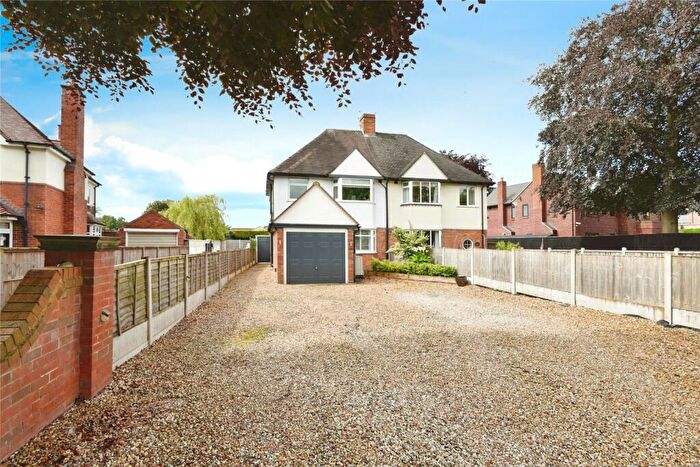 3 Bedroom Semi-Detached House For Sale In Crewe Road, Alsager, ST7