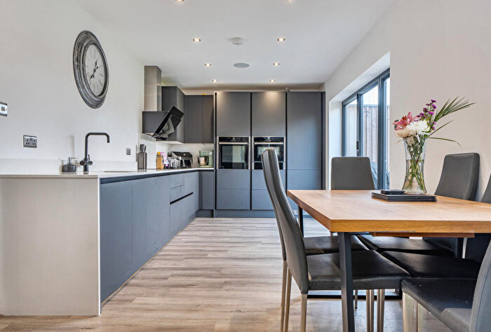 3 Bedroom Semi Detached House For Sale In Greenbank Road, Hanham, Bristol, Gloucestershire, BS15