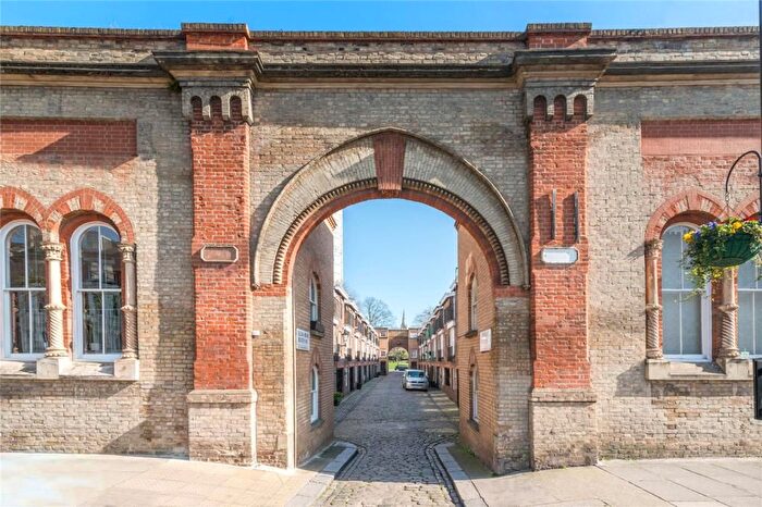 3 Bedroom Mews To Rent In Elgin Mews North, London, W9