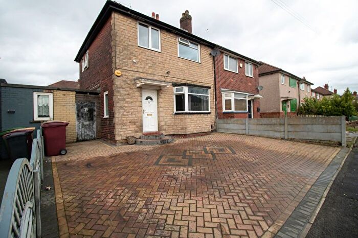 3 Bedroom Semi-detached House For Sale In Crescent Avenue, Farnworth, Bolton, BL4