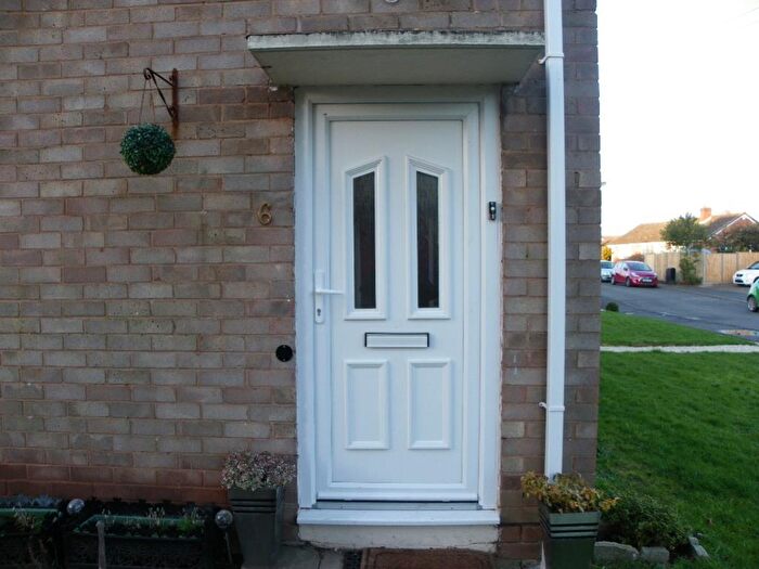2 Bedroom Maisonette To Rent In Denton Close, Kenilworth, CV8