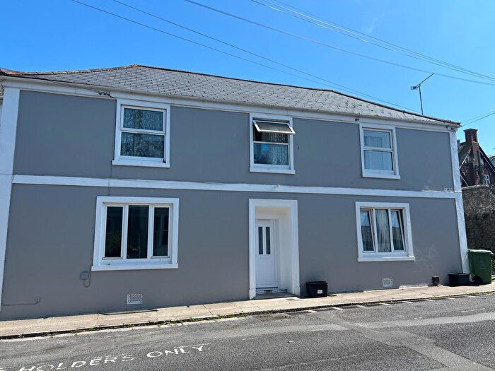 2 Bedroom Flat To Rent In St. James Road, Torquay, TQ1