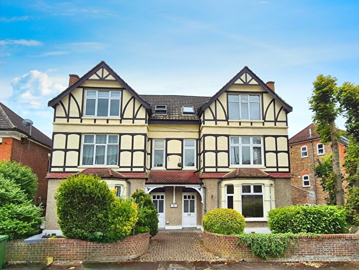 1 Bedroom Apartment For Sale In High View Avenue, Grays, RM17
