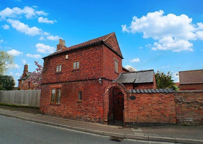 2 Bedroom Cottage For Sale In Belvoir Road, Bottesford, Nottingham, NG13