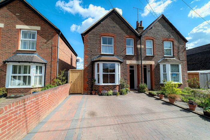 3 Bedroom Semi-Detached House For Sale In The Street, Preston, CT3