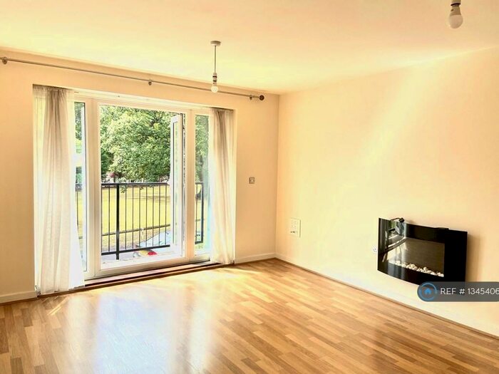 2 Bedroom Flat To Rent In Cirrus Drive, Shinfield, Reading, RG2