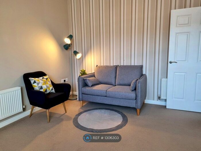 2 Bedroom Flat To Rent In Lockhart Road, Watford WD17