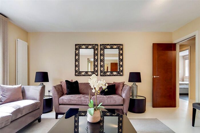 3 Bedroom Flat To Rent In St. Johns Wood Park, London, NW8