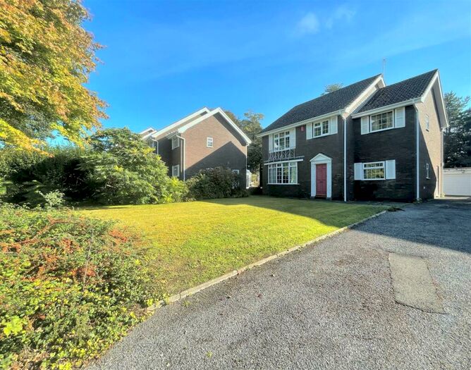 4 Bedroom Detached House For Sale In Northlands Park, Bishopston, Swansea, SA3